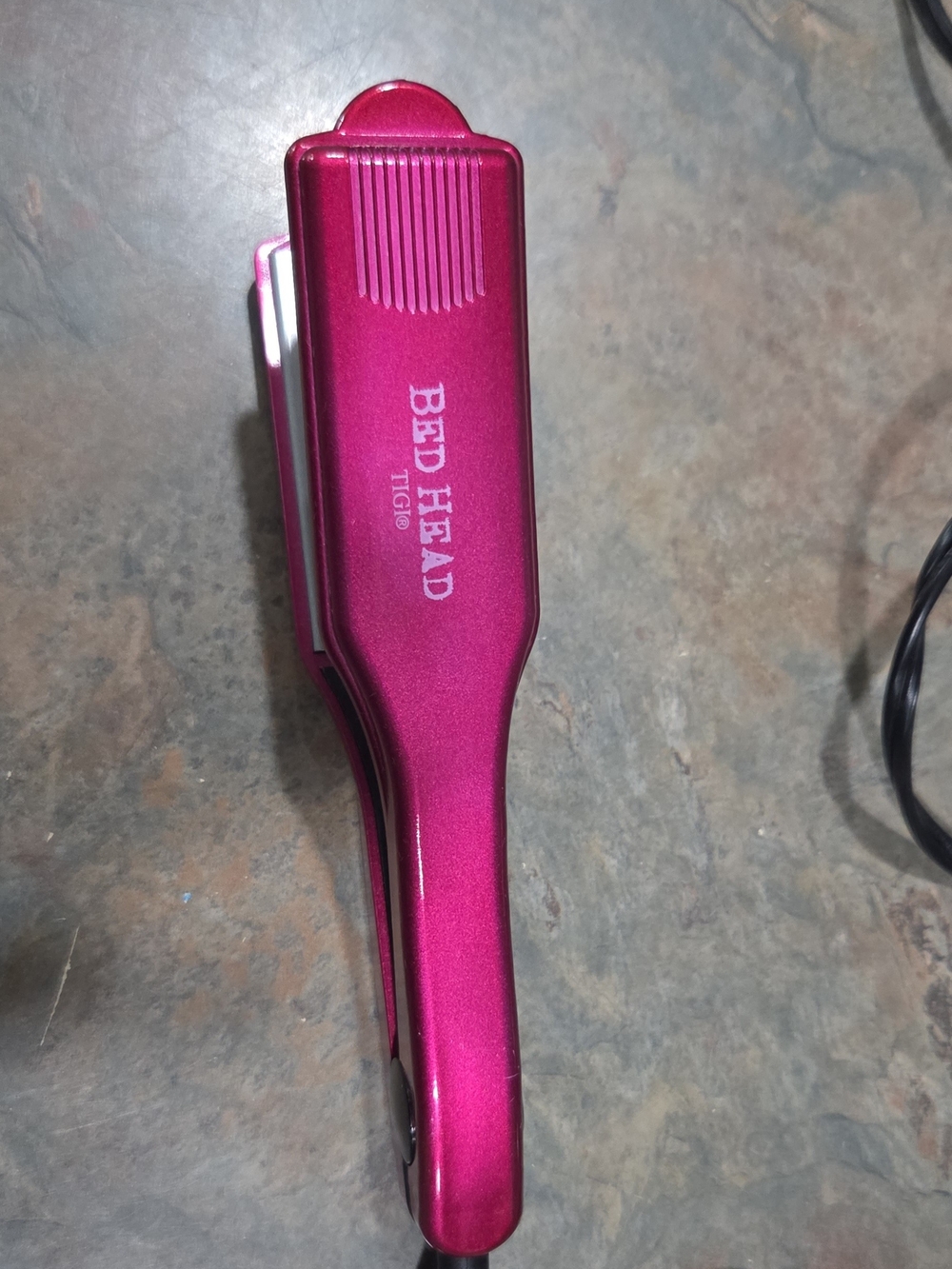 Bed Head Hot Pink Mini Hair Straightener